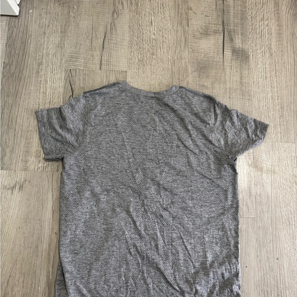 Lululemon Swiftly Tech Tee Shirt - Picture 3 of 4